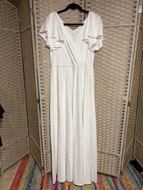 Elegant White Flutter-Sleeve Maxi Dress